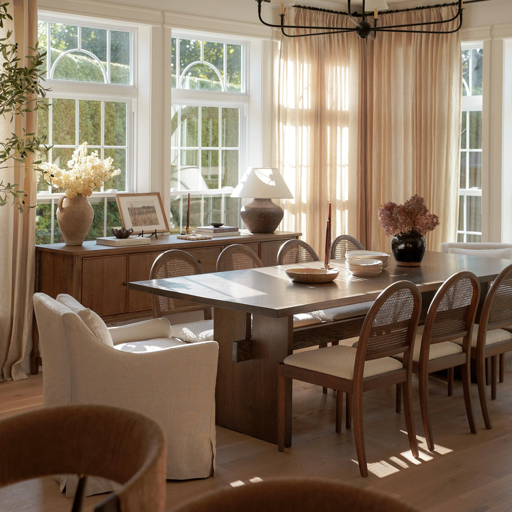 JUNI Dining Table