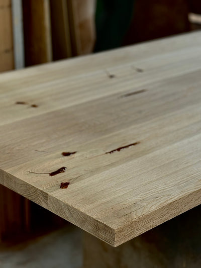 Guide complet pour réparer les grafignures sur les meubles en bois 